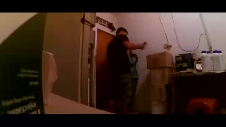 Di Gudang Cewek Jilbab Sepong Pacar